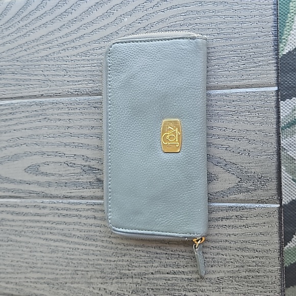 Joy Mangano Gray Leather Zip Around Wallet - Picture 1 of 12